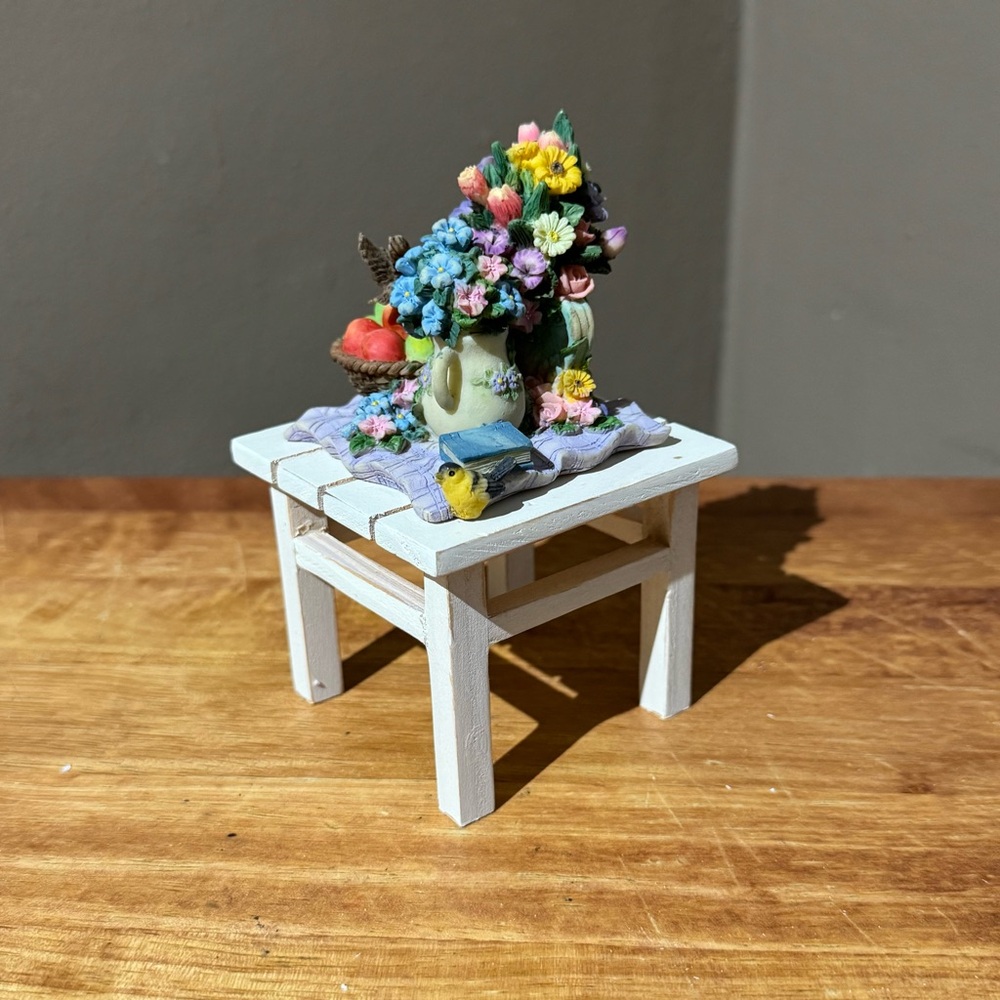 Westland Giftware Miniature Garden Table Figurine #5673 Hand Painted Resin 💐